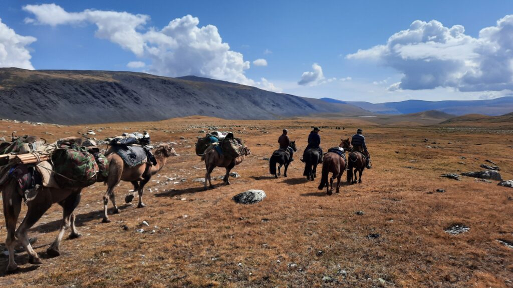 western Mongolia Eagle hunter tour
western Mongolia Golden Eagle festival tour eagle festival tour eagle hunter