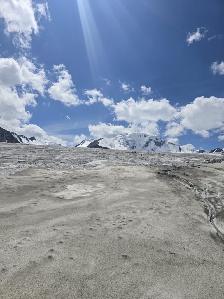 Gobi desert & western Mongolia Mongolia Gobi desert tours Western Mongolia tour Gobi and western Mongolia tour Gobi desert tour Mongolia eagle hunter tour Mongolia Eagle festival tour western Mongolia