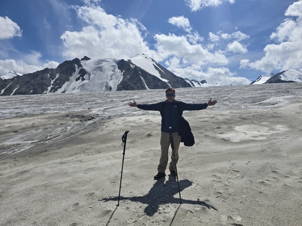 Gobi desert & western Mongolia Mongolia Gobi desert tours Western Mongolia tour Gobi and western Mongolia tour Gobi desert tour Mongolia eagle hunter tour Mongolia Eagle festival tour western Mongolia