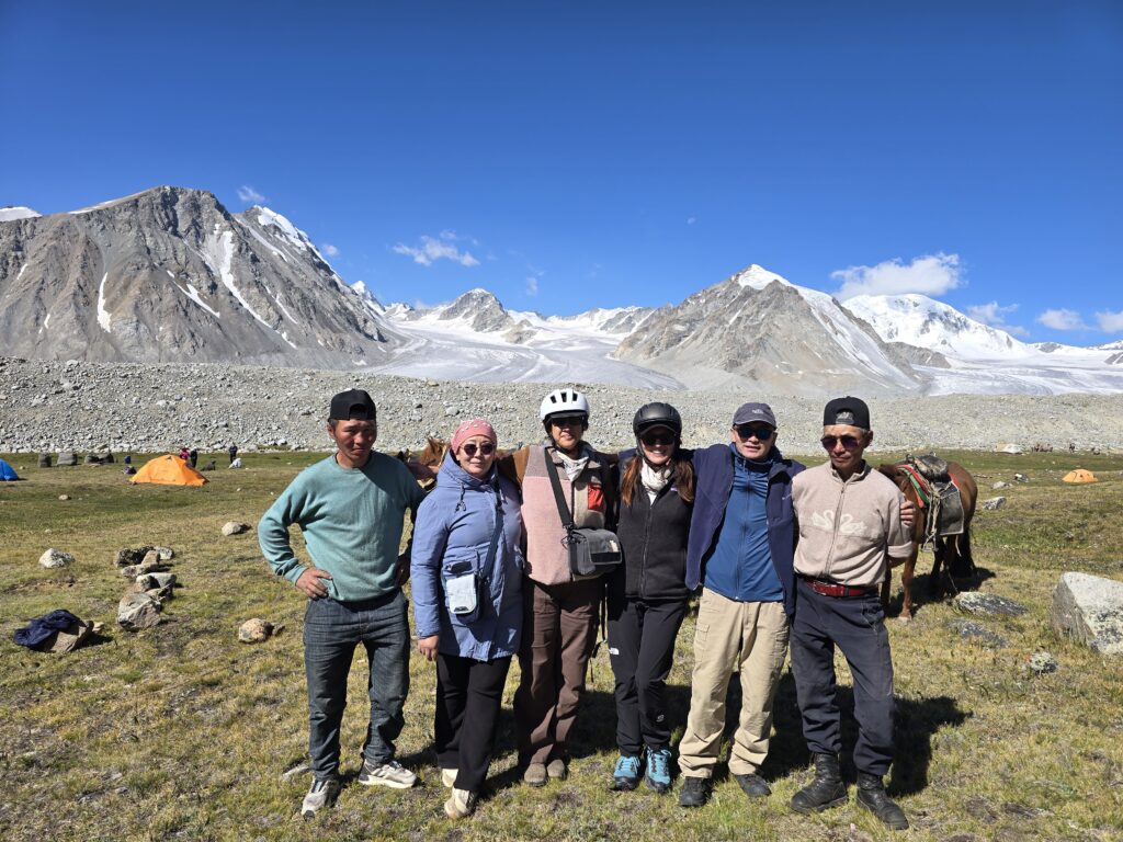 Gobi desert & western Mongolia Mongolia Gobi desert tours Western Mongolia tour Gobi and western Mongolia tour Gobi desert tour Mongolia eagle hunter tour Mongolia Eagle festival tour western Mongolia