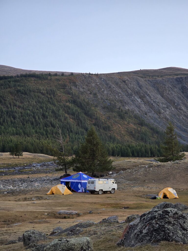 Gobi desert & western Mongolia Mongolia Gobi desert tours Western Mongolia tour Gobi and western Mongolia tour Gobi desert tour Mongolia eagle hunter tour Mongolia Eagle festival tour western Mongolia