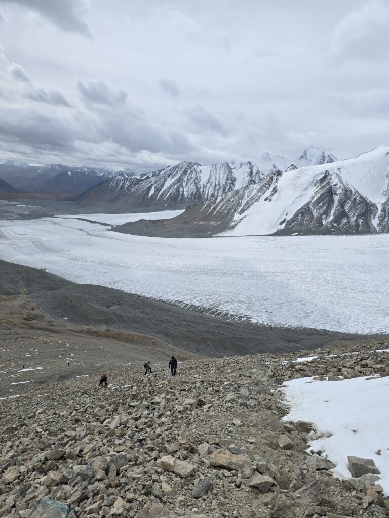 Gobi desert & western Mongolia Mongolia Gobi desert tours Western Mongolia tour Gobi and western Mongolia tour Gobi desert tour Mongolia eagle hunter tour Mongolia Eagle festival tour western Mongolia